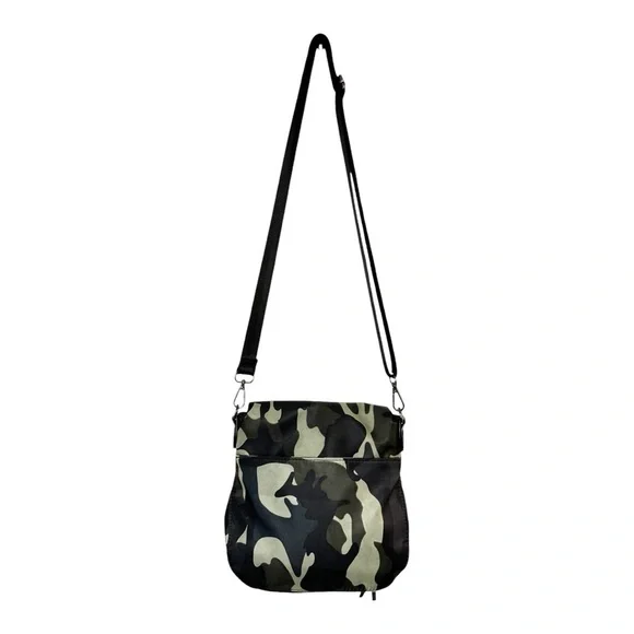Urban Expressions Nylon Convertible Foldover Crossbody Bag Camouflage Travel - Picture 6 of 14